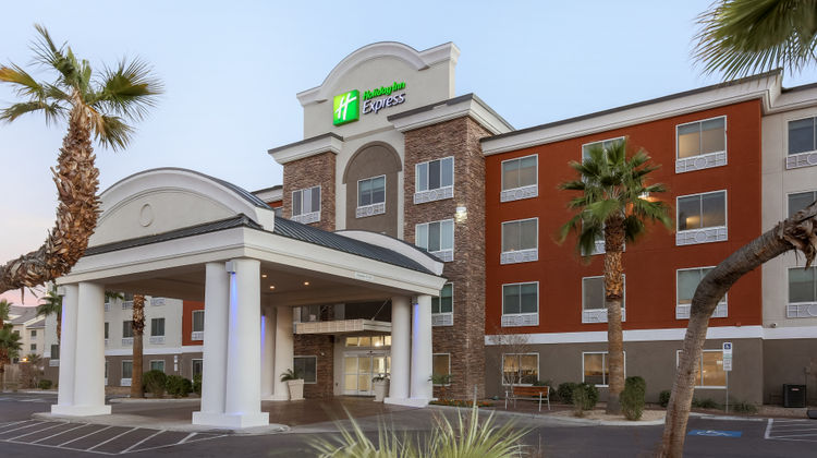 Holiday Inn Express Las Vegas South Exterior