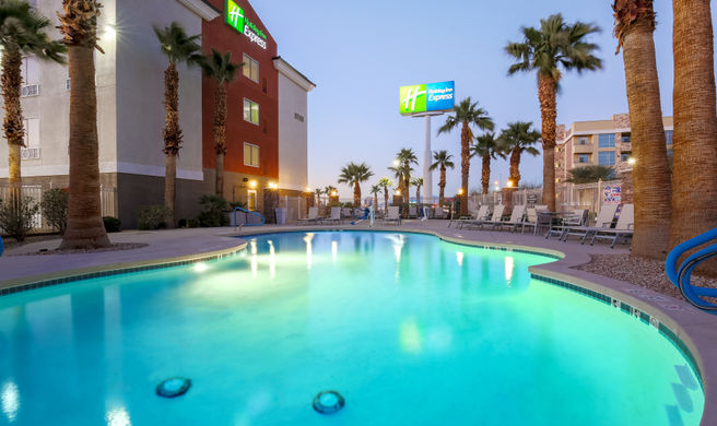 Holiday Inn Express Las Vegas South Exterior
