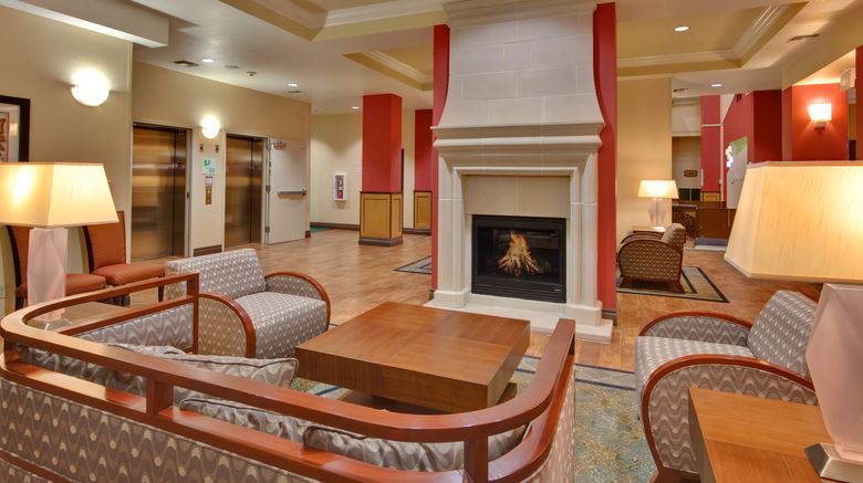 <b>Holiday Inn and Suites Bakersfield North Lobby</b>. Images powered by <a href="https://www.leonardoworldwide.com/" title="Leonardo Worldwide" target="_blank">Leonardo</a>.