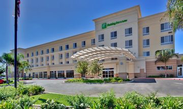 Holiday Inn and Suites Bakersfield North