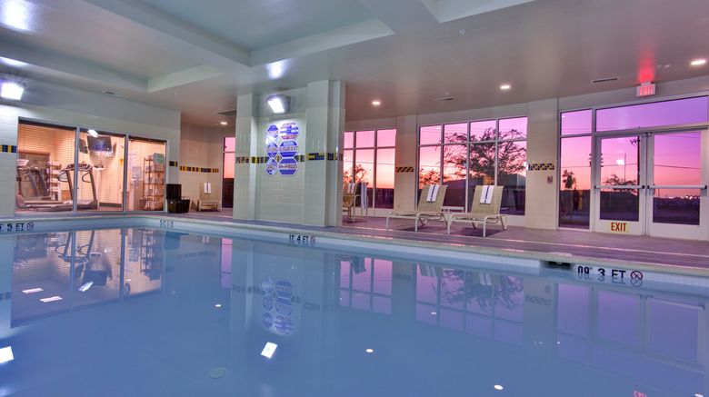 <b>Holiday Inn and Suites Bakersfield North Pool</b>. Images powered by <a href="https://www.leonardoworldwide.com/" title="Leonardo Worldwide" target="_blank">Leonardo</a>.