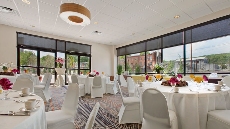 <b>Holiday Inn Hotel & Suites Charleston W Ballroom</b>. Images powered by <a href="https://www.leonardoworldwide.com/" title="Leonardo Worldwide" target="_blank">Leonardo</a>.