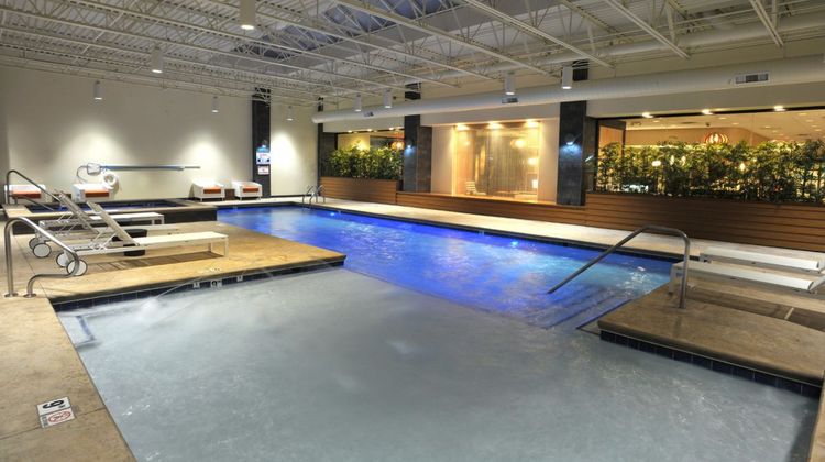 Holiday Inn Hotel & Suites Charleston W Pool