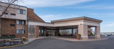 Holiday Inn Hotel & Suites St Cloud Exterior