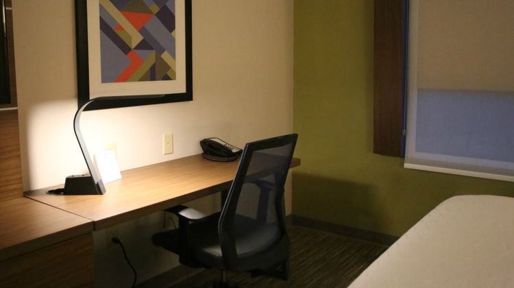 Holiday Inn Express Hotel & Suites Room