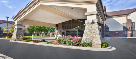 Holiday Inn Express Detroit-Warren Exterior
