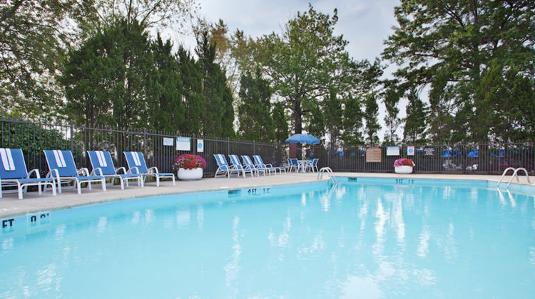 Holiday Inn Express Detroit-Warren Pool