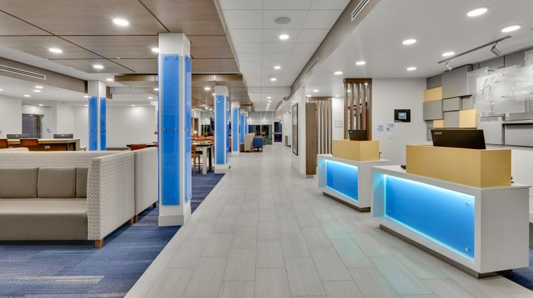 Holiday Inn Express & Suites Plano East Lobby