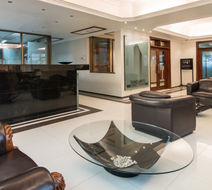 Tanzanite Executive Suites Lobby