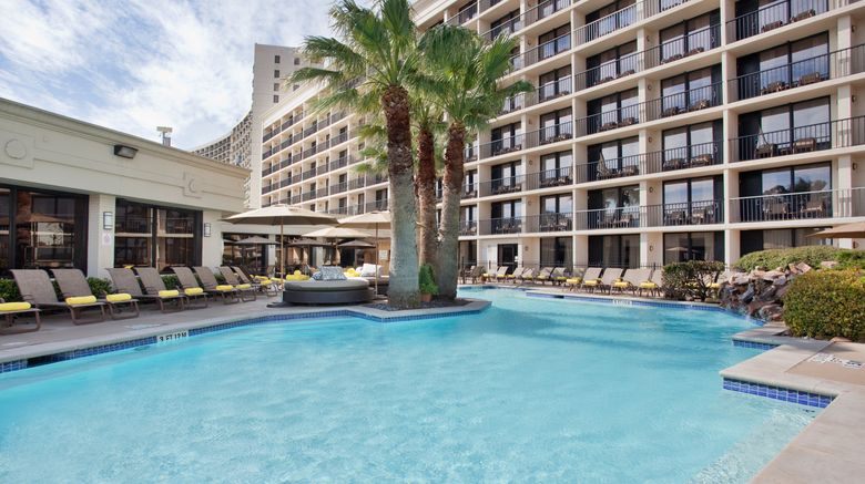 <b>Holiday Inn Resort Galveston-On Beach Pool</b>. Images powered by <a href="https://www.leonardoworldwide.com/" title="Leonardo Worldwide" target="_blank">Leonardo</a>.
