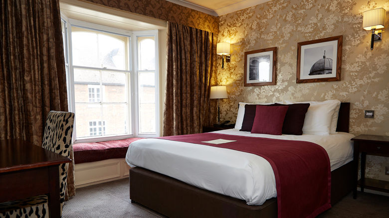 <b>The Bell Hotel Woburn Room</b>. Images powered by <a href="https://www.leonardoworldwide.com/" title="Leonardo Worldwide" target="_blank">Leonardo</a>.