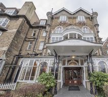 The Cairn Hotel Exterior