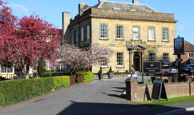 The Manor Hotel Exterior