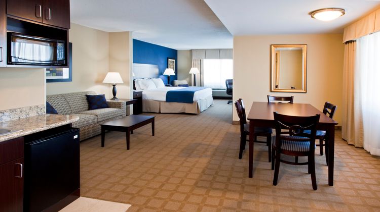 Holiday Inn Express &Stes Ft Pierce West Suite