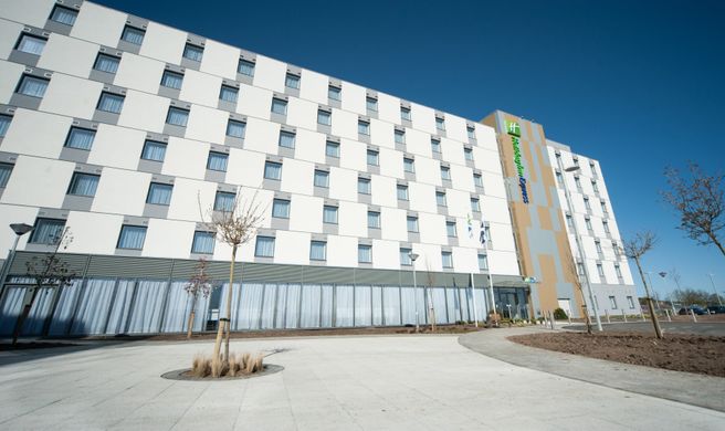 Holiday Inn Express Aberdeen Airport Exterior