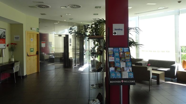 <b>Holiday Inn Express Barcelona-Sant Cugat Lobby</b>. Images powered by <a href="https://www.leonardoworldwide.com/" title="Leonardo Worldwide" target="_blank">Leonardo</a>.