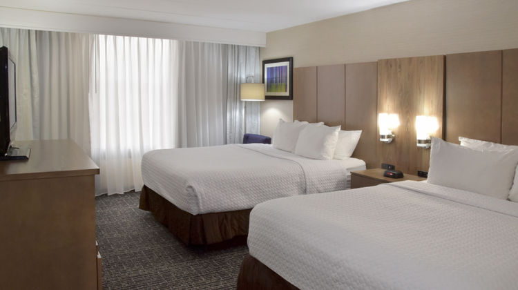 Crowne Plaza Cleveland Airport Room