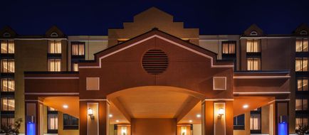Holiday Inn Express Exterior