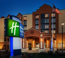 Holiday Inn Express Exterior