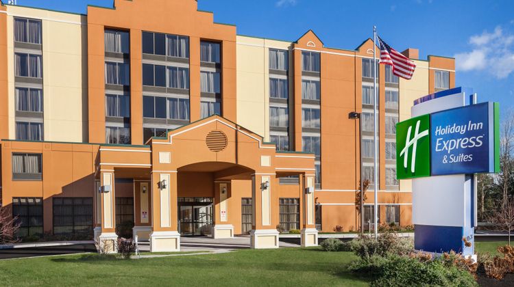 Holiday Inn Express Exterior