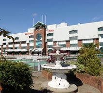 Holiday Inn Wolverhampton Racecourse Exterior