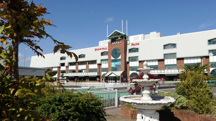 Holiday Inn Wolverhampton Racecourse Exterior