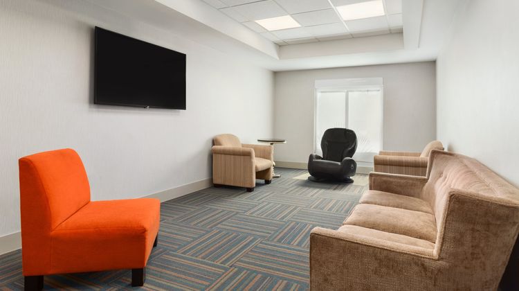 Holiday Inn Express Hotel & Suites Lobby
