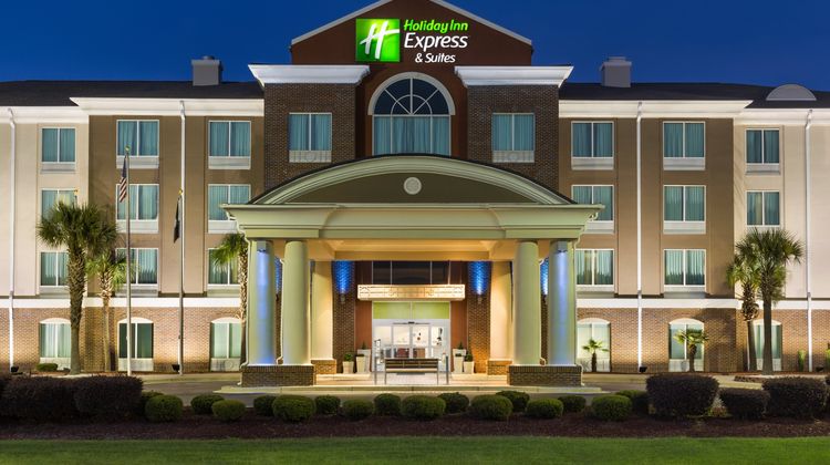 Holiday Inn Express Hotel & Suites Exterior