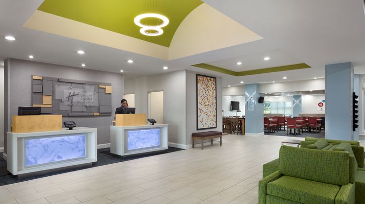 Holiday Inn Express Hotel & Suites Lobby