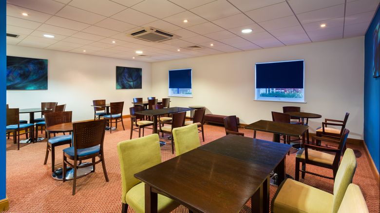<b>Holiday Inn Express Braintree Lobby</b>. Images powered by <a href="https://www.leonardoworldwide.com/" title="Leonardo Worldwide" target="_blank">Leonardo</a>.