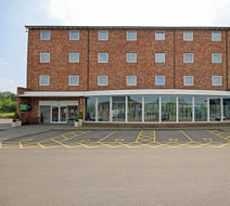 Holiday Inn Express Nuneaton Exterior