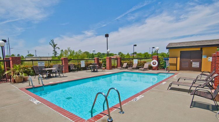Holiday Inn Express & Suites Pool