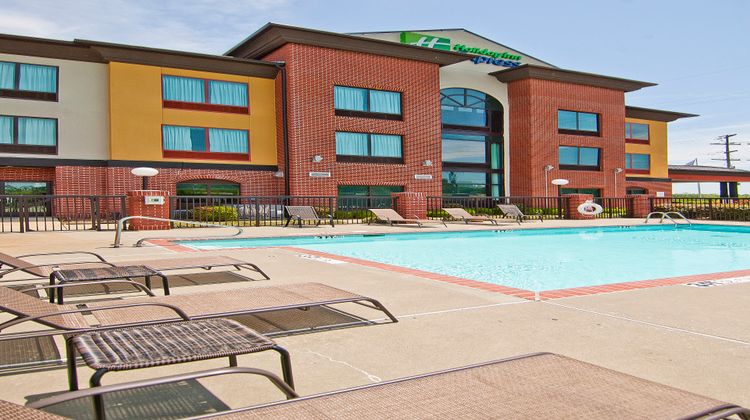 Holiday Inn Express & Suites Pool