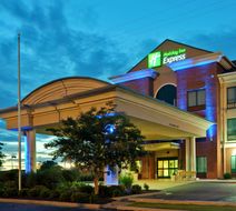 Holiday Inn Express & Suites Exterior