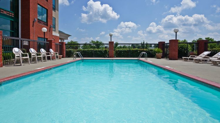 Holiday Inn Express & Suites Pool