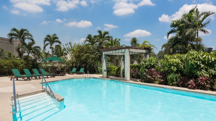 Holiday Inn Manila Galleria Pool