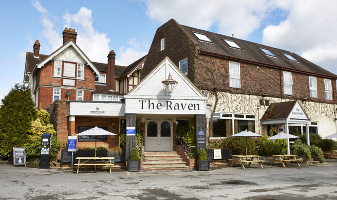 Raven Hotel Exterior