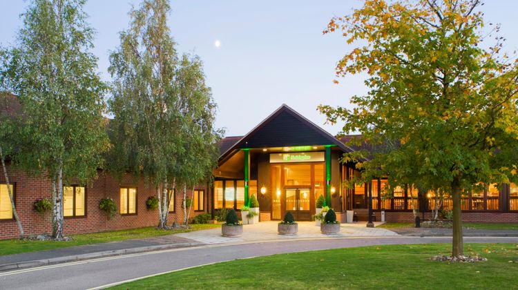 Holiday Inn Colchester Exterior