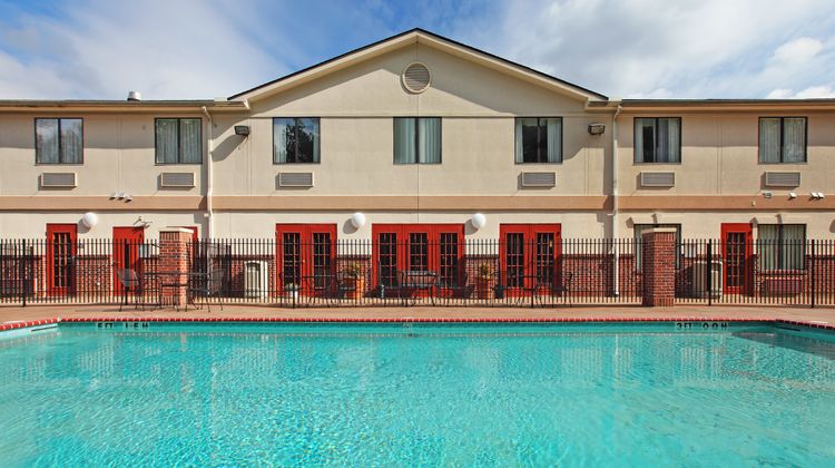 Holiday Inn Express Pool