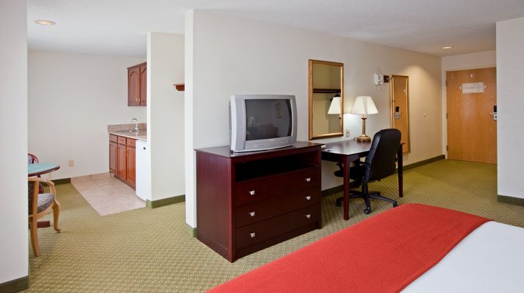 Holiday Inn Express Washington Suite