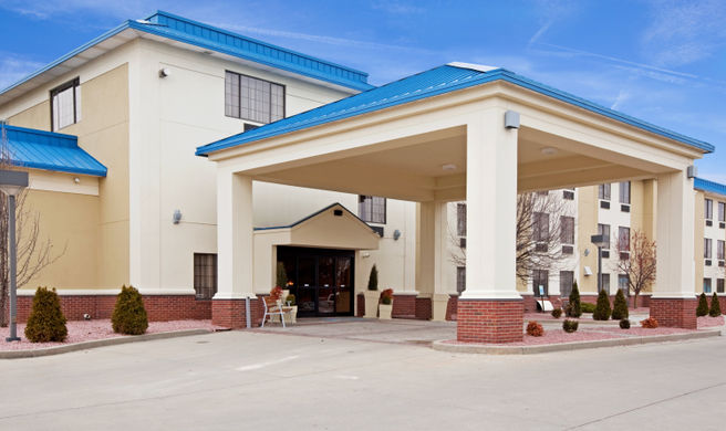 Holiday Inn Express Washington Exterior
