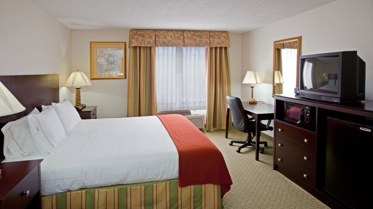 Holiday Inn Express Washington Suite