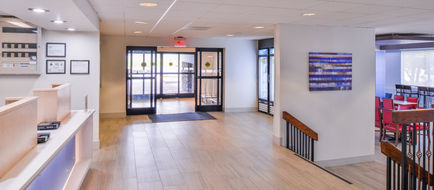 Holiday Inn Express Exterior