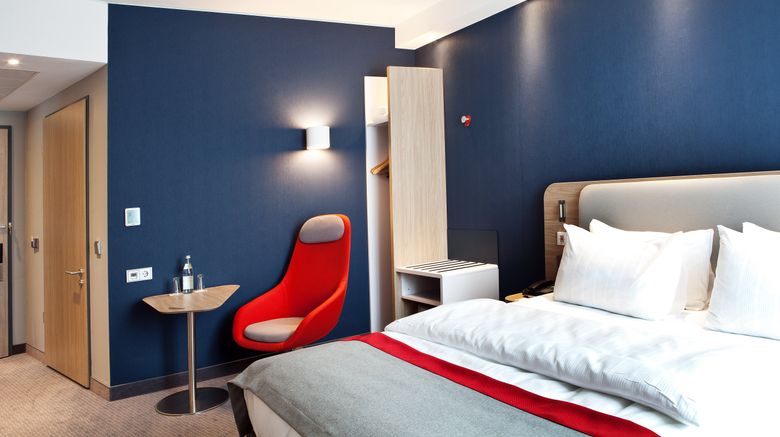 <b>Holiday Inn Express Siegen Room</b>. Images powered by <a href="https://www.leonardoworldwide.com/" title="Leonardo Worldwide" target="_blank">Leonardo</a>.