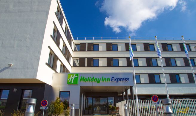 Holiday Inn Express Dijon Exterior