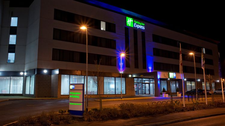 Holiday Inn Express Rotherham North Exterior