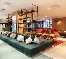 Holiday Inn Helsinki Lobby