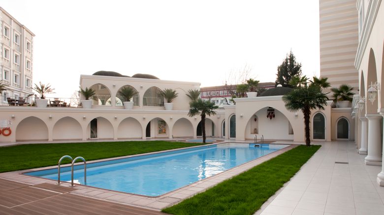 <b>Holiday Inn Istanbul City Pool</b>. Images powered by <a href="https://www.leonardoworldwide.com/" title="Leonardo Worldwide" target="_blank">Leonardo</a>.