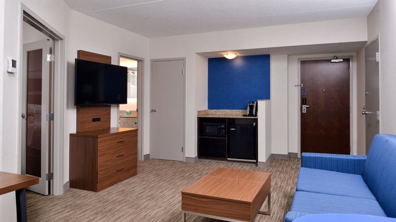 <b>Holiday Inn Express & Suites Downtown Suite</b>. Images powered by <a href="https://www.leonardoworldwide.com/" title="Leonardo Worldwide" target="_blank">Leonardo</a>.