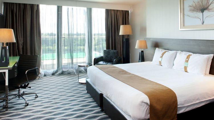 Crowne Plaza London-Kingston Room